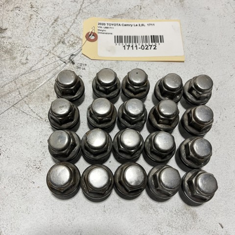 Гайка кріплення колеса 9008494001 TOYOTA
