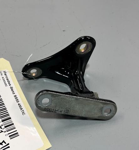 Петля водійських дверей A2217200937 MERCEDES