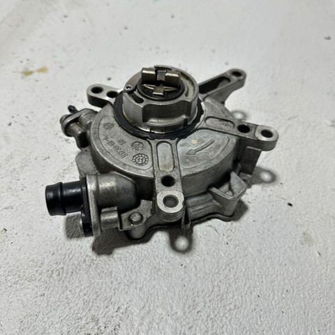 Насос вакуумний A2762300165 MERCEDES