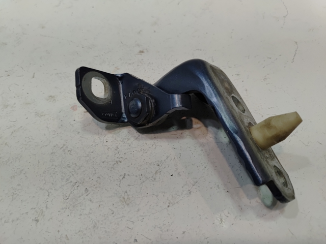 Петля передніх дверей, правих BB5Z7822800A FORD