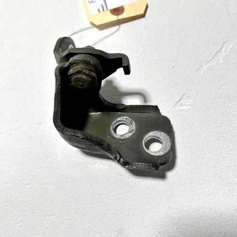 Петля передніх дверей, правих BB5Z7822800C FORD