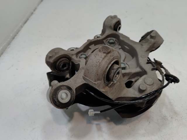Маточина заднього колеса N2432615X MAZDA
