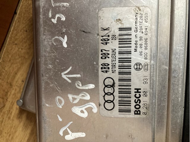 Модуль управління двигуном 4B0907401K VAG