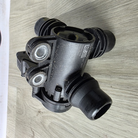 Регулюючий клапан охолоджувальної рідини A0005061300 MERCEDES