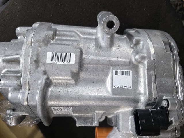 Компресор холодоагенту A0008307804 MERCEDES