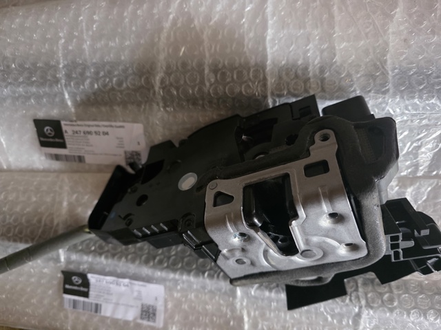 Замок водійських дверей A0997203702 MERCEDES