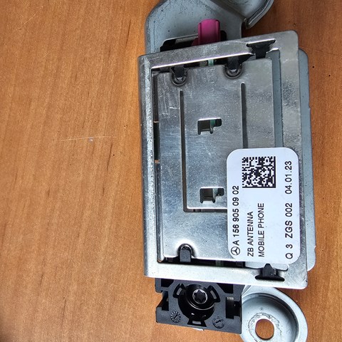 Антена на дах A1569050902 MERCEDES