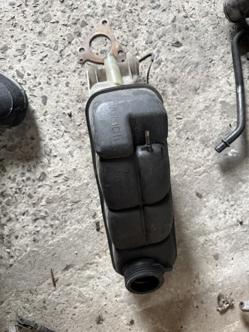 Бачок для води A2105000549 MERCEDES