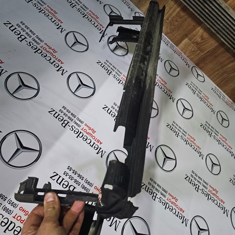 Дифузор радіатора охолодження, нижній A2115050630 MERCEDES