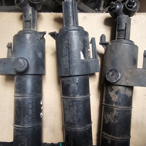 Сопло омивача фари передньої, лівої A2128600147 MERCEDES