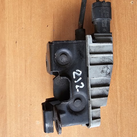 Запор капота (замок і привід замка капота) A2128800160 MERCEDES