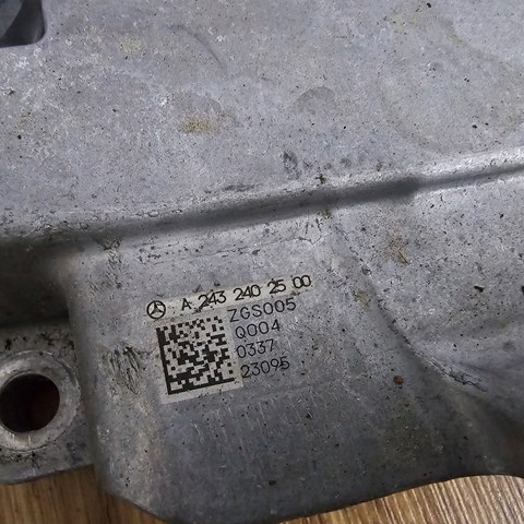 Ліва подушка двигуна A2432402500 MERCEDES