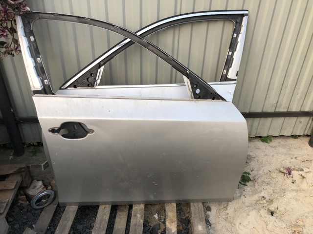 Дверка передня права 41515A2A3A6 BMW