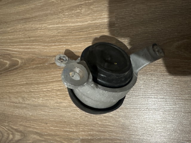 Подушка (опора) двигуна, права нижня 50820TZ5A02 HONDA