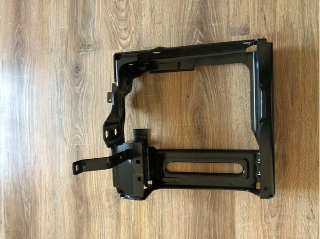 Балка бампера переднього 51117421884 BMW