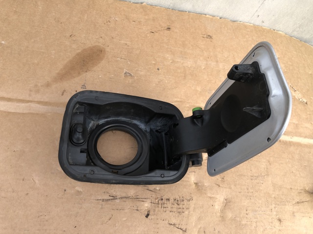 Горловина паливного бака 51177183712 BMW