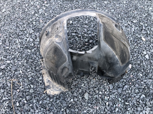 Підкрилок передній лівий 51717033749 BMW