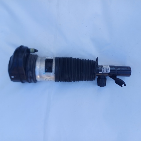 Стійка передня права 37106869032 BMW