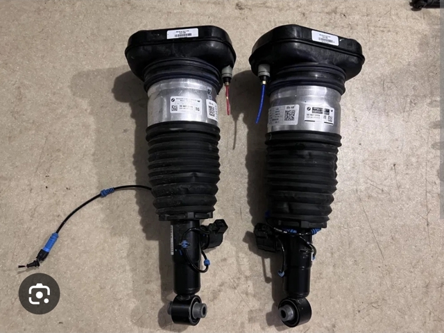 Стійка задня права 37106869048 BMW