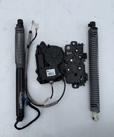 Актуатор замка багажника (задніх дверей) 51247357097 BMW