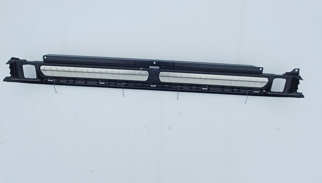 Накладка задньої панелі багажника 51477326465 BMW