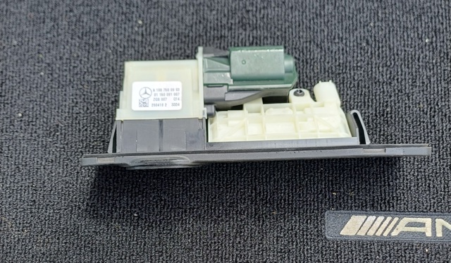 Ручка ляди, зовнішня A1667500993 MERCEDES
