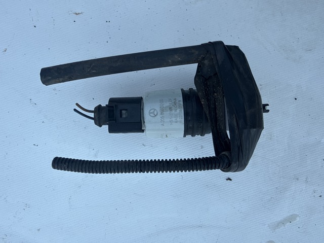 Електропомпа омивача переднього скла A2058660000 MERCEDES