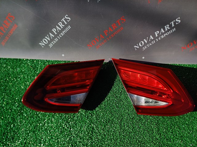 Задні ліхтарі A2059066800 MERCEDES