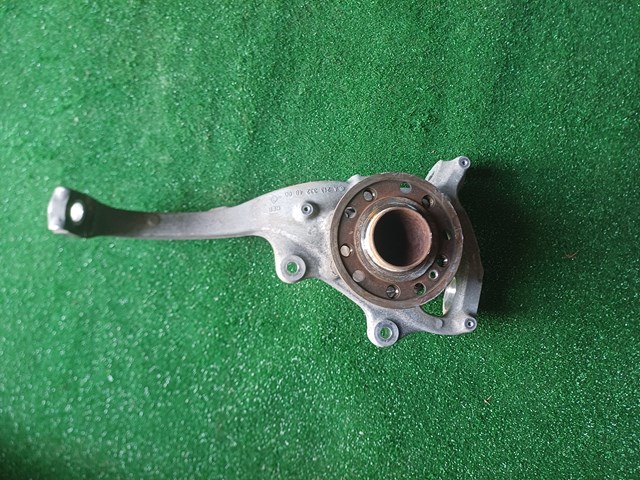 Цапфа поворотна права A2133324800 MERCEDES