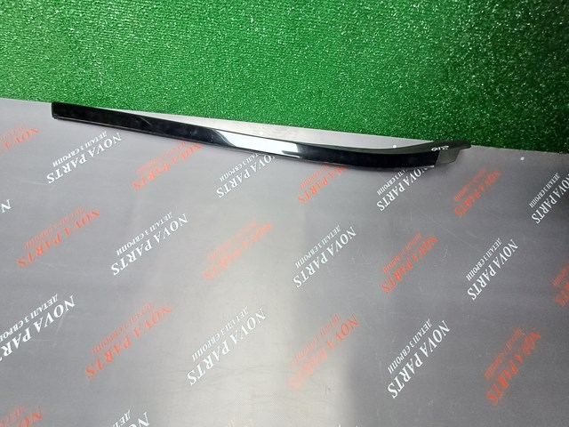 Молдинг лобового скла, правий A2136901282 MERCEDES