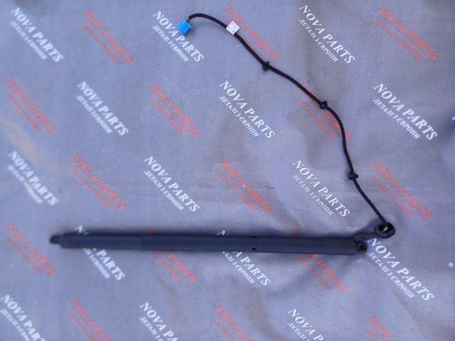 Амортизатор двері 3/5-ї задньої A2538900600 MERCEDES