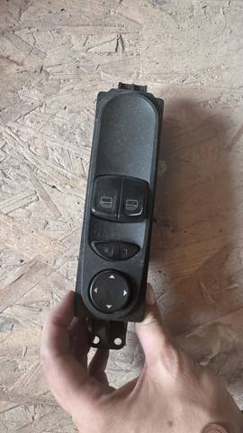 Кнопковий блок керування склопідіймачами передній лівий A9065450213 MERCEDES
