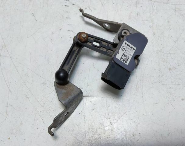 Датчик рівня положення кузова, задній правий 32246988 VOLVO