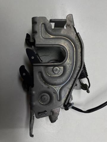 Замок капота, лівий 51237468347 BMW