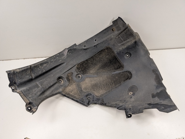 Підкрилок переднього крила, лівий задній 51718738047 BMW