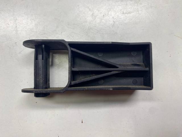 Подушка кріплення радіатора верхня 7P0121079B PORSCHE