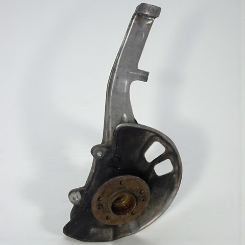 Цапфа поворотна права A1663301020 MERCEDES