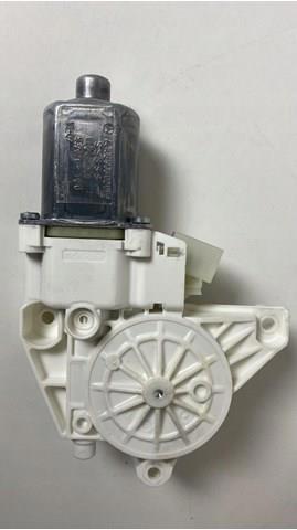Двигун склопідіймача двері передньої, лівої A1669060201 MERCEDES