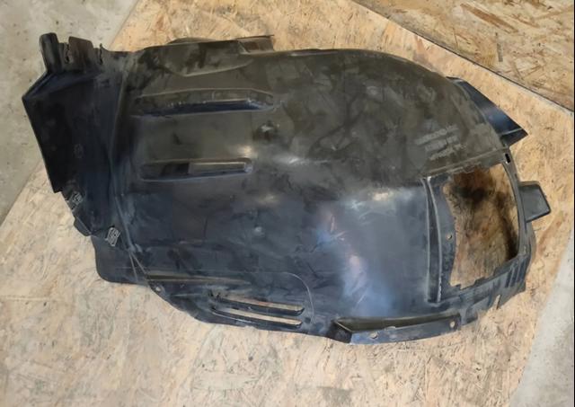 Підкрилок переднього крила, лівий передній A2926900030 MERCEDES
