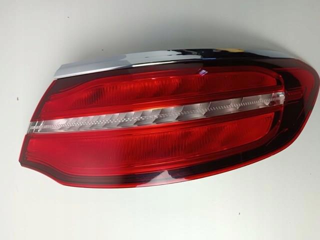 Задній правий зовнішній ліхтар A2929064800 MERCEDES