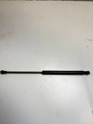 Амортизатор під капот LR009106 LAND ROVER