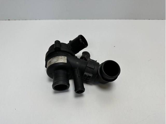 Кожух термостата LR033675 LAND ROVER