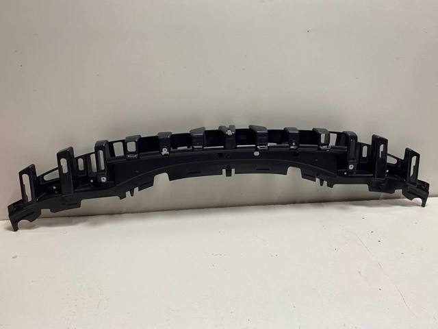 Кронштейн бампера переднього, центральний LR045204 LAND ROVER