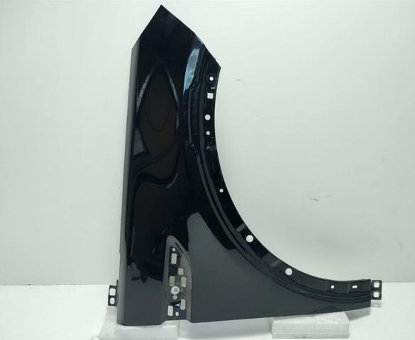 Переднє праве крило LR061383 LAND ROVER