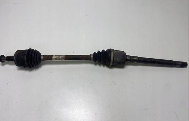 Привід передній правий LR072070 LAND ROVER