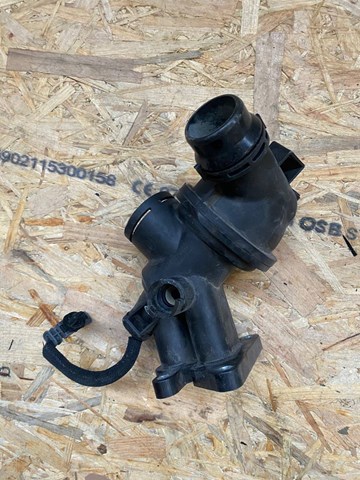 Корпус термостата LR073694 LAND ROVER