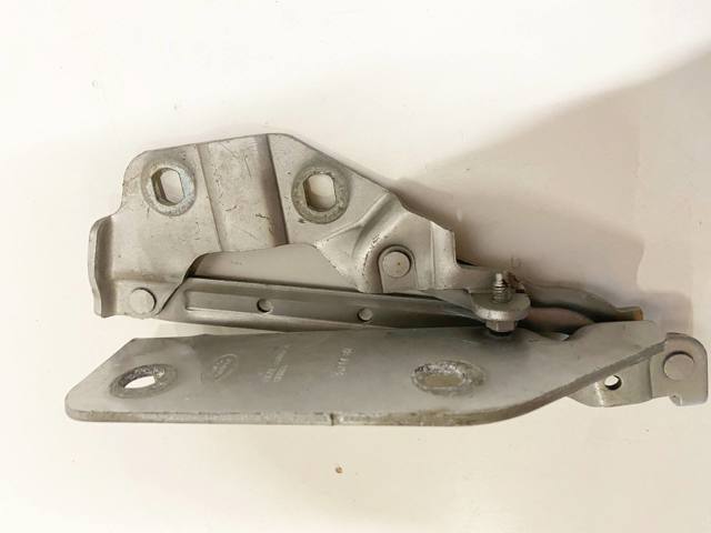 Петля капота, права LR075405 LAND ROVER