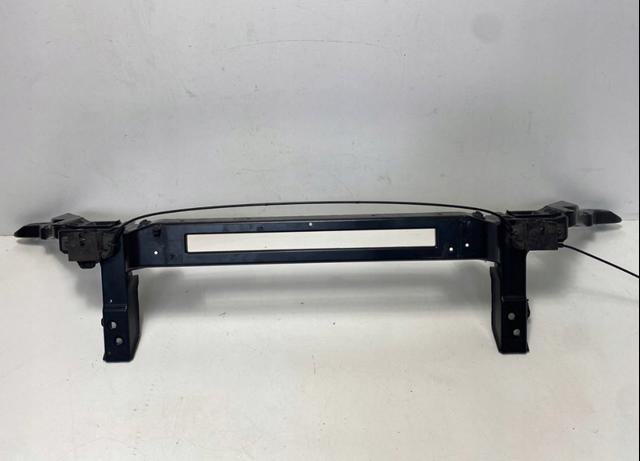 Рамка радіатора верхня LR091872 LAND ROVER