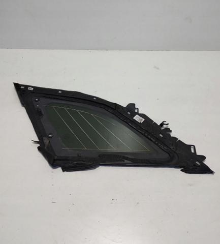 Скло багажного відсіку, праве LR093215 LAND ROVER