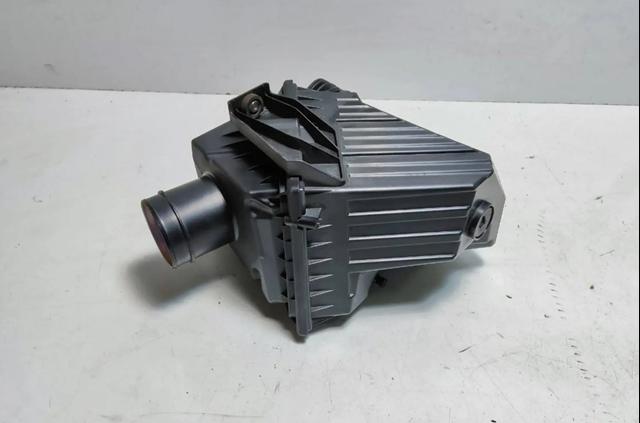 Корпус повітряного фільтра LR094063 LAND ROVER